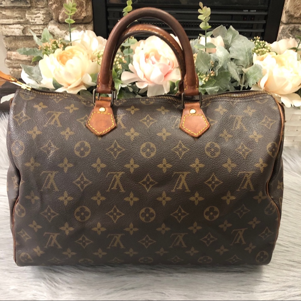 SOLD❌Authentic Louis Vuitton Monogram Speedy 35 - Picture 2 of 8